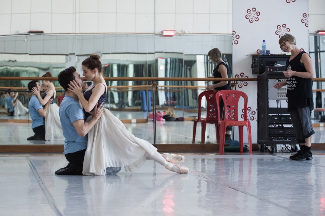 Joburg Ballet_Aaron Smyth_Burnise Silvius_Beverley Bagg_Romeo & Juliet rehearsals_2_Photo Lauge Sorensen_Med Res.jpg